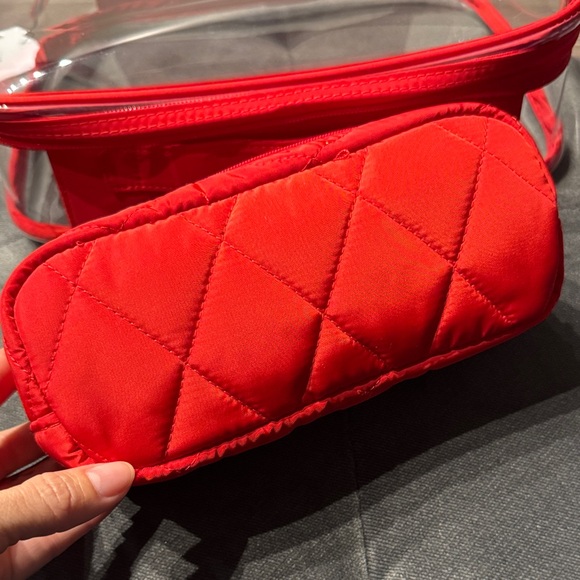 NEW Vera Bradley Red and Floral Travel Bag Set - Picture 9 of 16